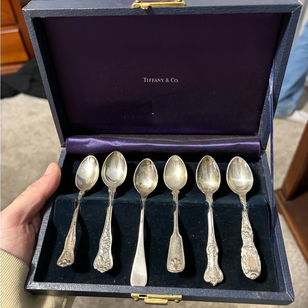 Tiffany & Co Set Of 6
Sterling Silver Variety
Pattern Coffee Spoons
Original Box